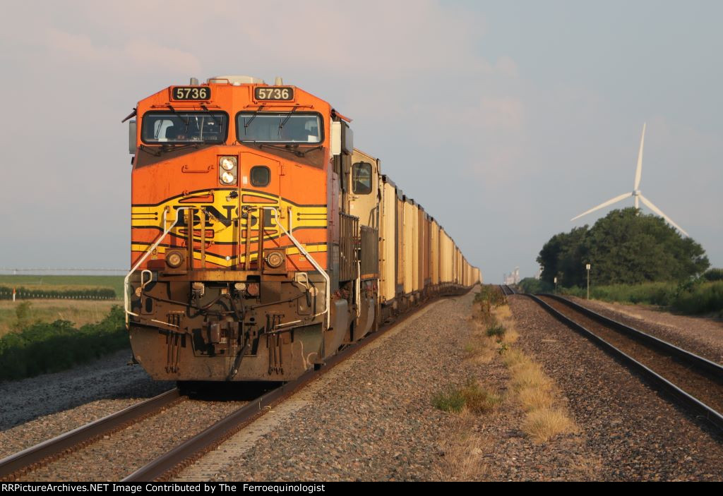 BNSF C Train 5736 East